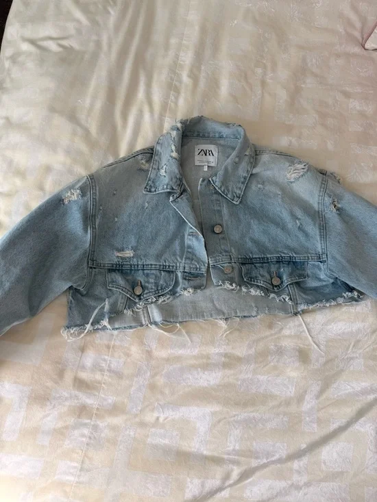 Zara Cropped Denim Jacket - Picture 2 of 9